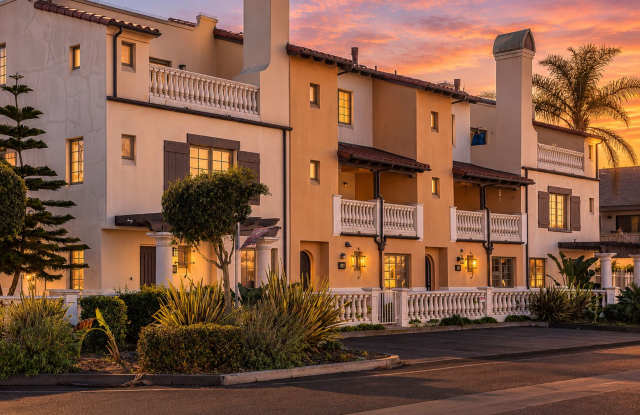 3 Bedroom + 3.5 Bathroom Condo | Mandalay Shores | Oxnard | Fully Furnished Rental Gallery 1