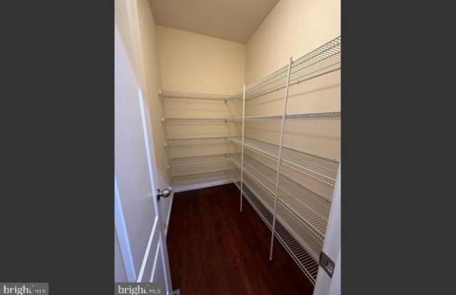 7014 FOXTON Way Gallery 4