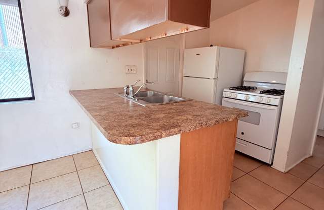 1658 North Beverly Avenue photos photos