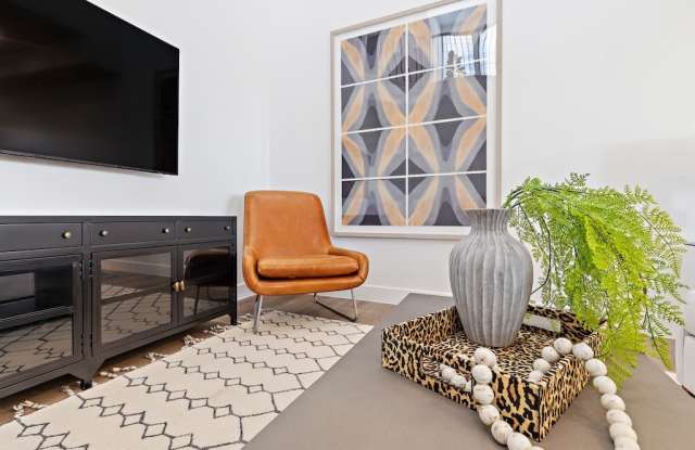 1090 West Albertine Lane Gallery 3