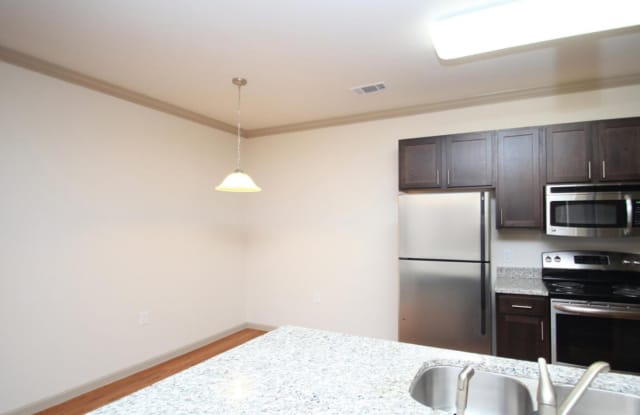 Lexington Place II Gallery 4