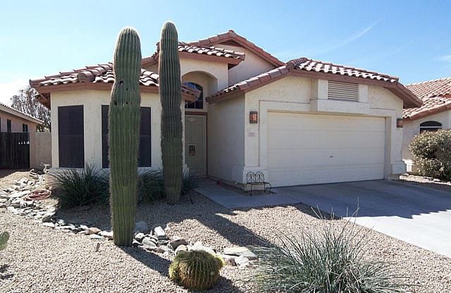 2235 E. Robin Lane - 2235 East Robin Lane, Phoenix, AZ 85024