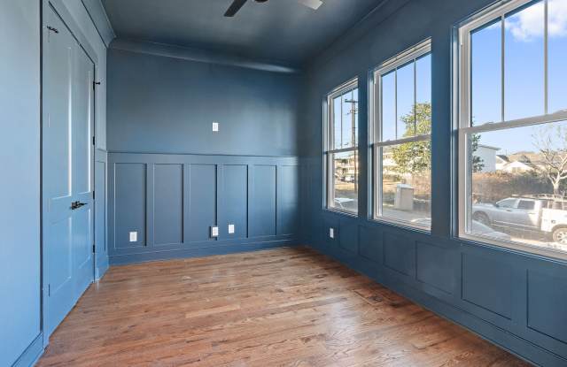 1803 Rosewood Avenue Gallery 3