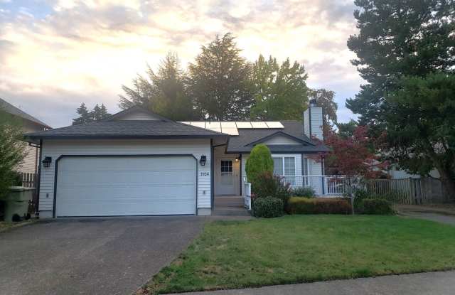 Beautiful One Level Hillsboro Home with Great Backyard - 1924 Southeast 52nd Avenue, Hillsboro, OR 97123