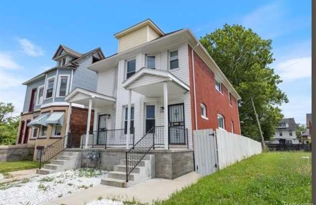 885 CLAIRMOUNT Street Gallery 2