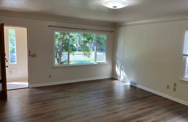 729 Avenue B Gallery 3