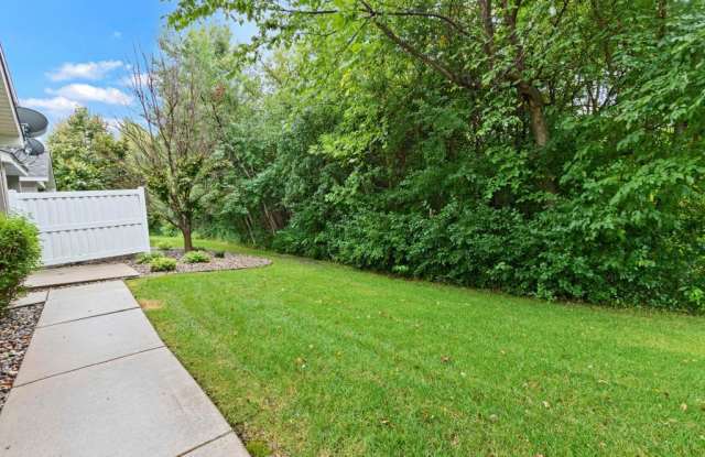 5015 Garland Lane N Gallery 4