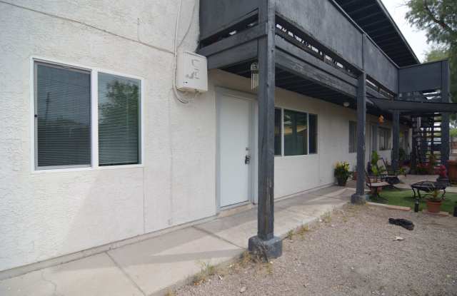 2 Bedroom 1 Bath Apartment! Close to the UofA and Downtown! photos photos