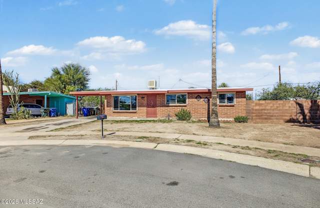 140 W Knox Drive Gallery 3
