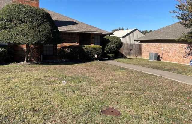 119 Larchbrook Drive - 119 Larchbrook Drive, DeSoto, TX 75115