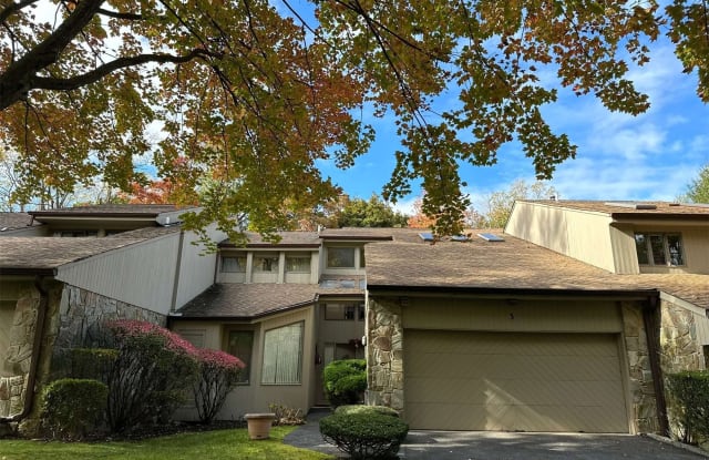3 Willada Lane - 3 Willada Lane, Glen Cove, NY 11542