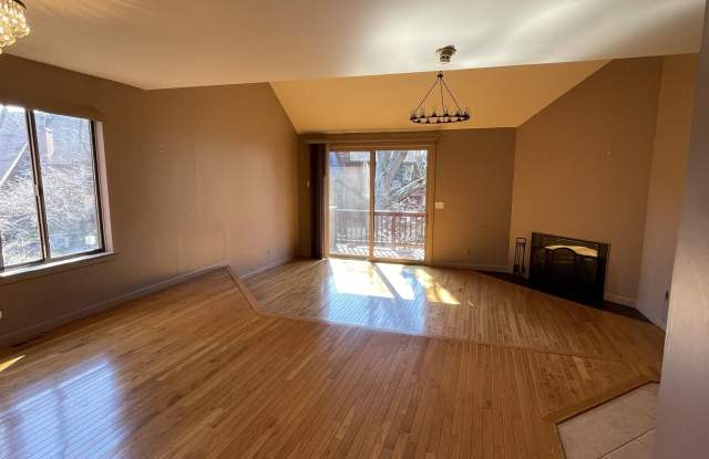 534 TEAL PLAZA - 534 Teal Plaza, Secaucus, NJ 07094