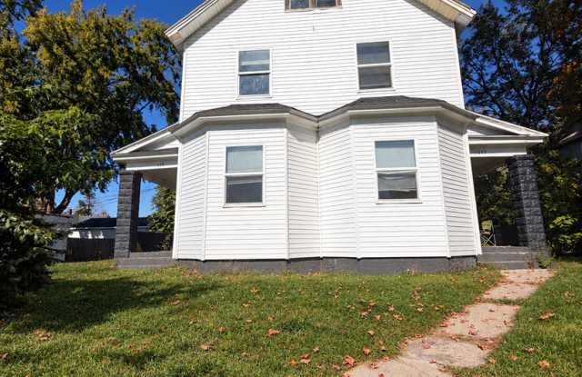 2 Bedroom 1 Bathroom Duplex- Section 8 Approve Gallery 1