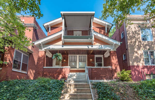 4053 South Grand Boulevard - 2 photos photos