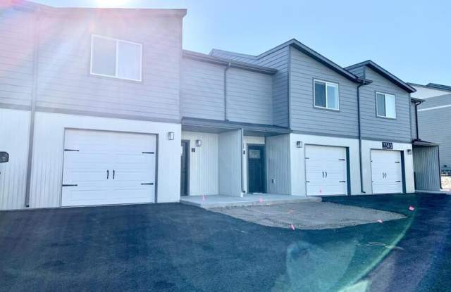 3355 Blackbird Way - 2 photos photos