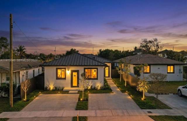 12120 SW 219th St photos photos