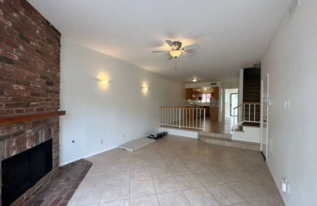 Calabasas 2+3 with bonus room located in a great community Gallery 3
