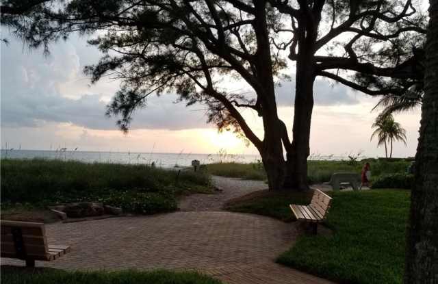 2020 Gulf Shore BLVD N Gallery 3