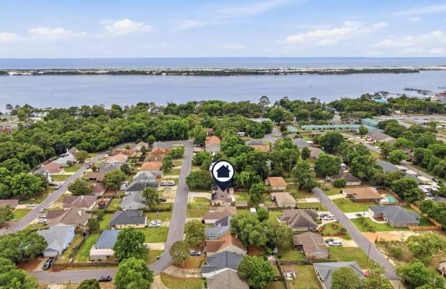 3-bedroom. Ideal location near Hurlburt Field!! photos photos
