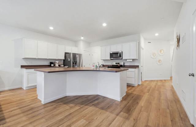 5920 Hawkweed Drive Gallery 3