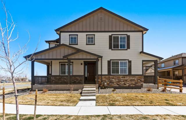 Home on corner lot in Commerce City near Buffalo Run Golf Club and DIA photos photos