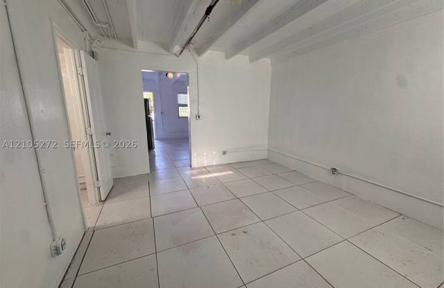 354 Rardin Ave Gallery 2