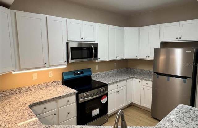 5512 METROWEST Boulevard Gallery 3