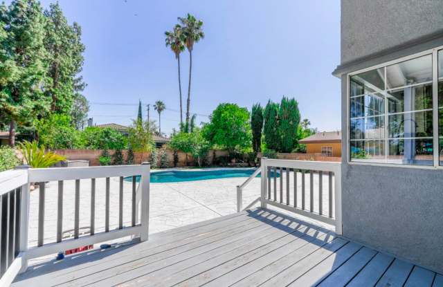 SPACIOUS 4-BEDROOM WINNETKA HOME WITH POOL & 2-CAR GARAGE! MOVE-IN SPECIAL: 2 WEEKS FREE! Gallery 4