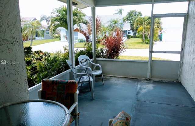 3859 W ROWENA Gallery 4