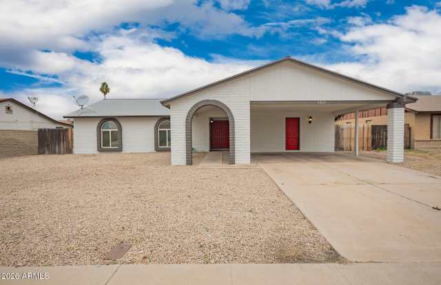 6428 W SUNNYSLOPE Lane Gallery 2