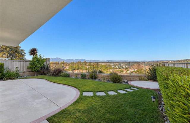18 Lyon Ridge Gallery 4