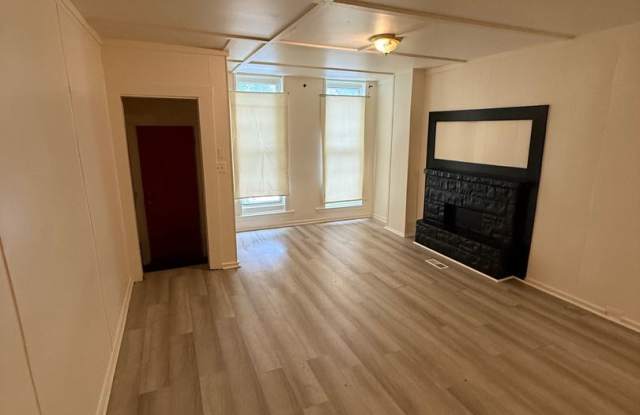 ATTENTION! 220 N Luzerne is Available NOW! photos photos