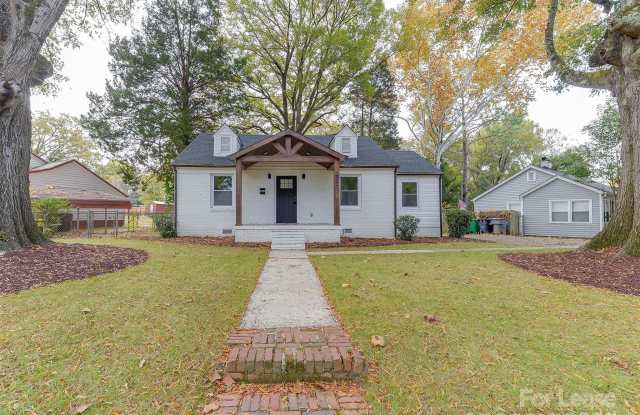 2721 Mayflower Road photos photos