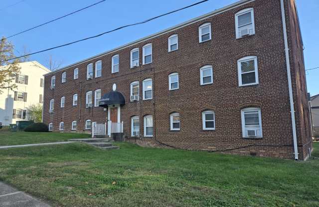 5722 11th Street North - 5722 11th Street North, Arlington, VA 22205