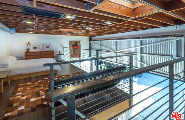 2304 ZENO Place Gallery 4