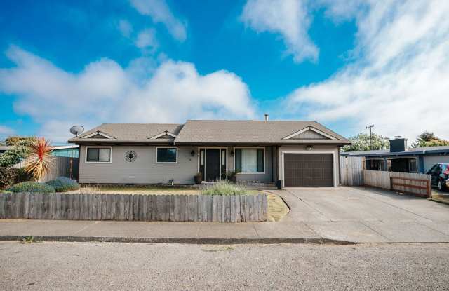Single Family Home in Mckinleyville! photos photos
