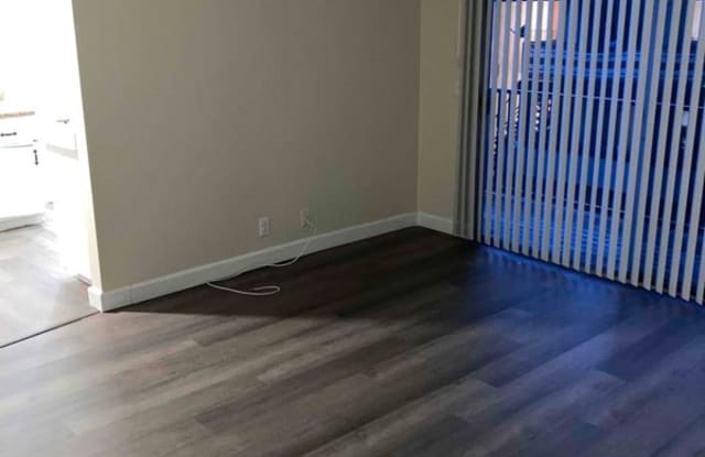870 E Main St - 870 East Main Street, San Jacinto, CA 92583