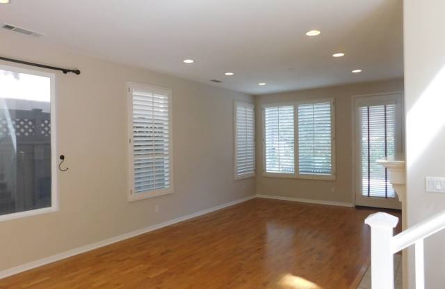 5235 Foxglove Dr Gallery 3