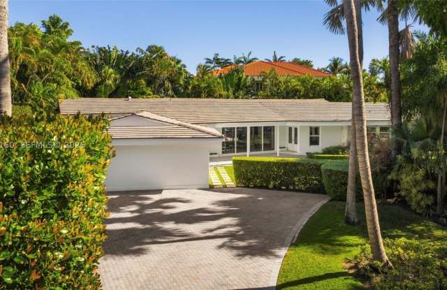 335 Harbor Dr Gallery 2