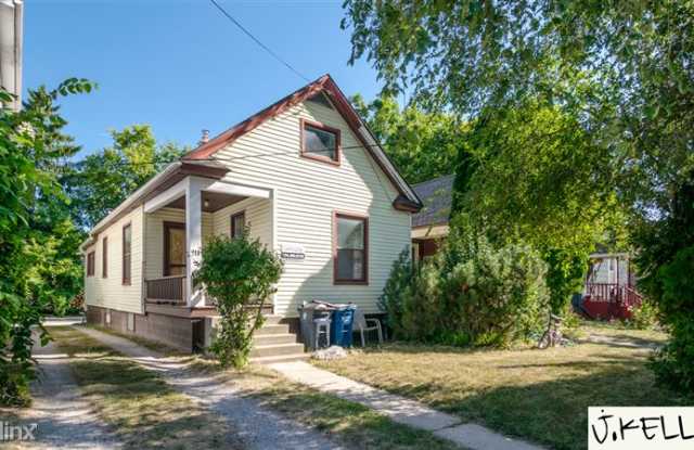 911 Woodlawn St. - 911 Woodlawn Avenue, Ann Arbor, MI 48104