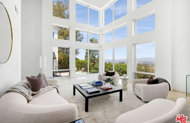 14435 Mulholland Dr Gallery 3