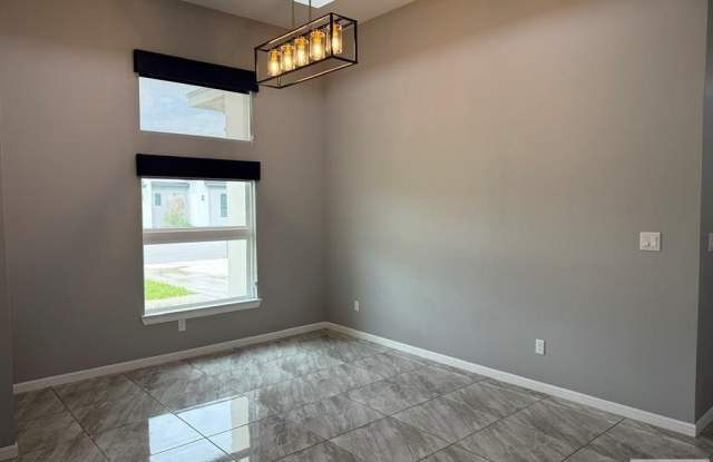 9388 N QUEEN PALM Gallery 3