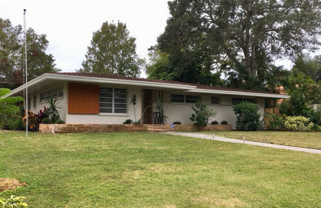 700 - 35th Ave N - 700 35th Avenue North, St. Petersburg, FL 33704