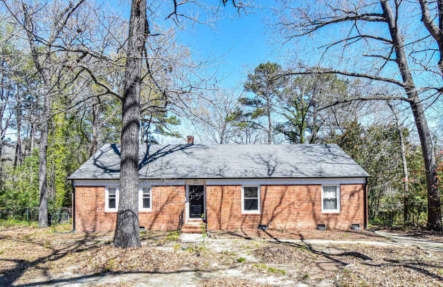 First Two Weeks Rent Free! 3 Bedroom 2 Bathroom- Pets Okay photos photos