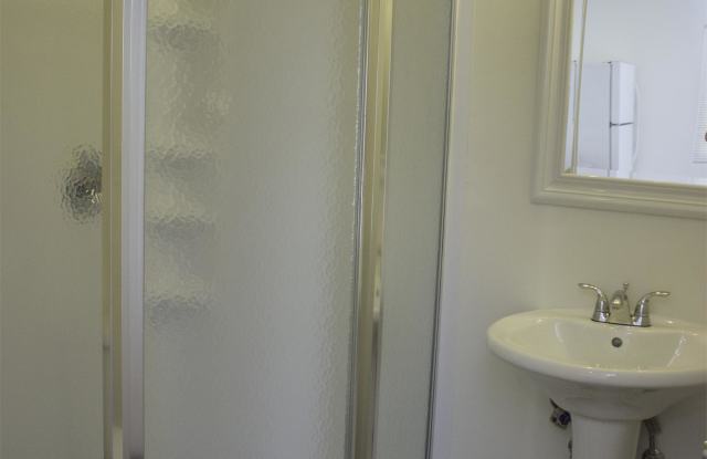 5918 Satsuma Avenue Gallery 2