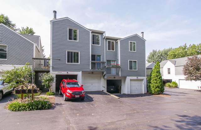 3 Bedroom/2.5 Bath Westlake!! Condo living at it's finest! - 1346 Patti Park, Westlake, OH 44145