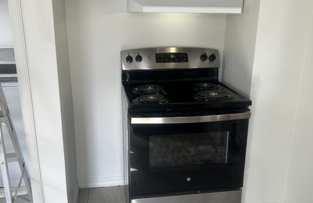 2425 White Ave photos photos