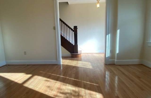 300 Tennessee Ave. NE Gallery 3