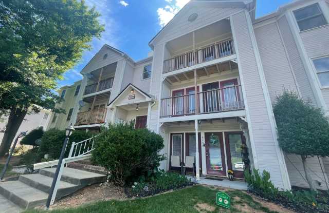 Must see this adorable 2 Bedroom, 2 bath condo on the 2nd floor in the RoseCroft community photos photos
