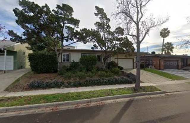Available August 1st! 4 bed/ 2 bath home with large backyard!!! photos photos